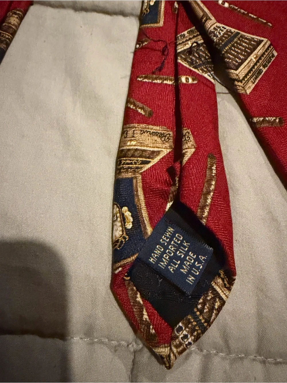 Vintage-Inspired Red Novelty Laptop & Pencil Print Men's Tie